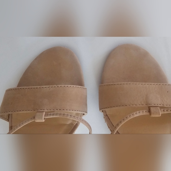 Shoes - Picture 5 of 5